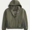 Sudadera con capucha y cremallera con forro de sherpa Hollister x Crocs Sudadera con capucha y cremallera con forro de sherpa Hollister x Crocs