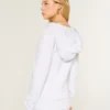 Sudadera con capucha y cuello en V Sudadera con capucha y cuello en V