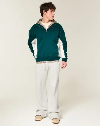 Sudadera con cremallera hasta el pecho y logotipo