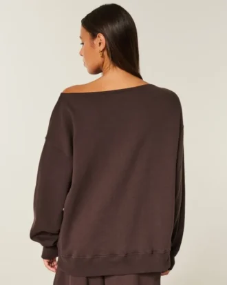 Sudadera oversize con hombros descubiertos Sudadera oversize con hombros descubiertos