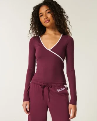 Top cruzado con ribetes Gilly Hicks Active