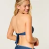Top de bikini bandeau con anilla Top de bikini bandeau con anilla