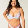 Top de bikini con aros y escote pronunciado para curvas Top de bikini con aros y escote pronunciado para curvas