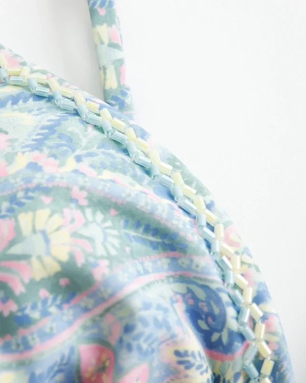 Top de bikini triangular adornado Top de bikini triangular adornado