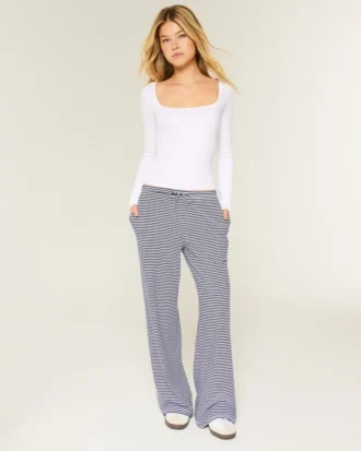 Top de manga larga y cuello cuadrado