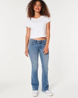 Vaqueros bootcut de talle bajo y lavado medio Vaqueros bootcut de talle bajo y lavado medio