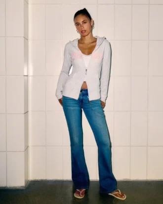 Vaqueros bootcut de talle bajo y lavado medio
