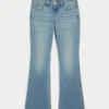 Vaqueros bootcut de talle bajo y lavado medio Vaqueros bootcut de talle bajo y lavado medio