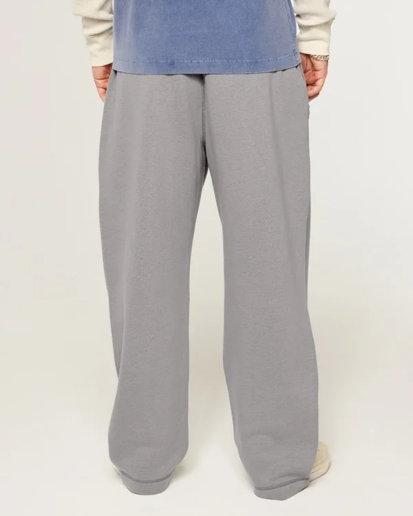 Vaqueros holgados con logotipo estampado Vaqueros holgados con logotipo estampado