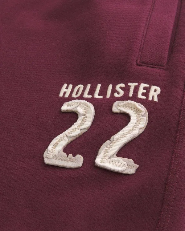 Vaqueros holgados con logotipo estampado Vaqueros holgados con logotipo estampado