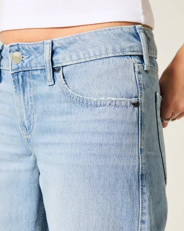 Vaqueros holgados de talle bajo y lavado claro con lazos con tachuelas Vaqueros holgados de talle bajo y lavado claro con lazos con tachuelas