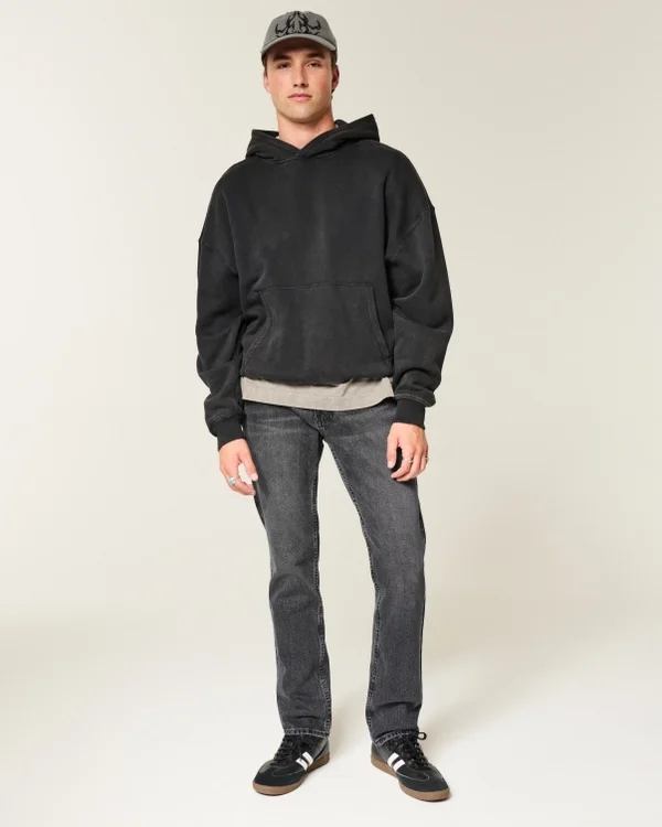 Vaqueros rectos ajustados lavados en negro Vaqueros rectos ajustados lavados en negro