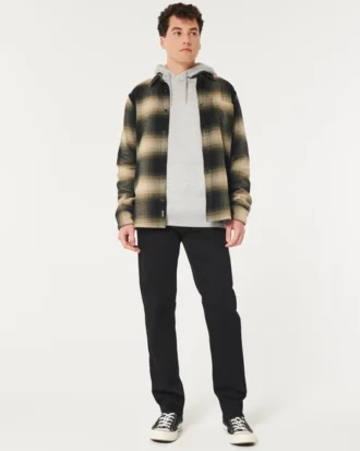 Vaqueros rectos ajustados negros que no destiñen