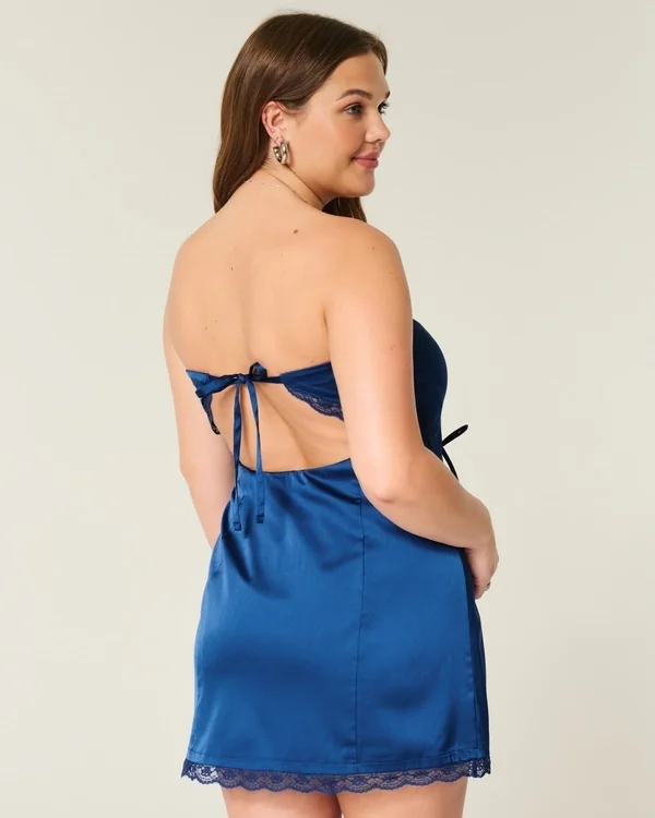 Vestido ajustado sin tirantes con lazo de satén Vestido ajustado sin tirantes con lazo de satén