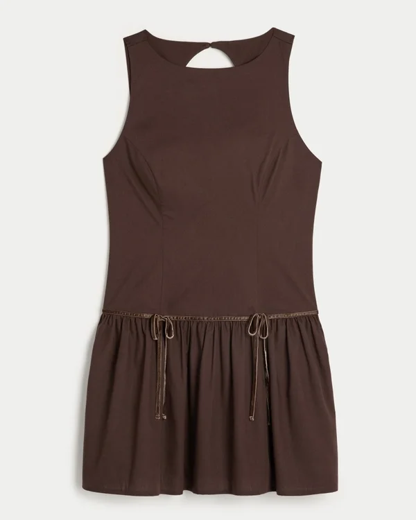 Vestido con falda pantalón, cuello alto y cintura baja Vestido con falda pantalón, cuello alto y cintura baja