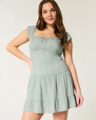 Vestido con falda pantalón y mangas con volantes Vestido con falda pantalón y mangas con volantes