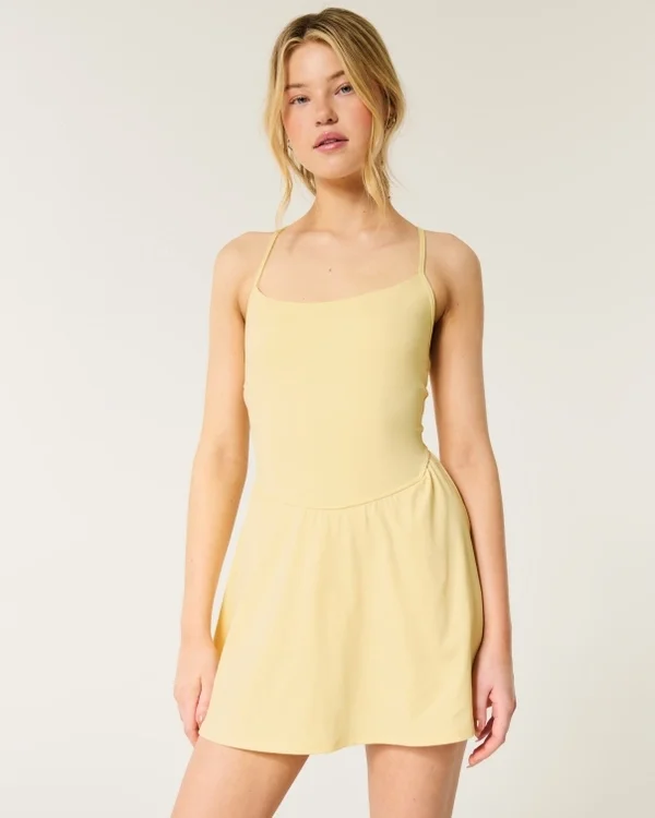 Vestido con tirantes cruzados en la espalda Gilly Hicks Active Vestido con tirantes cruzados en la espalda Gilly Hicks Active