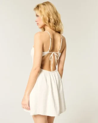 Vestido falda pantalón con espalda abierta y estampado de rayas cruzadas Vestido falda pantalón con espalda abierta y estampado de rayas cruzadas