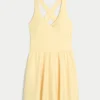 Vestido halter con envoltura Active Recharge de Gilly Hicks Vestido halter con envoltura Active Recharge de Gilly Hicks