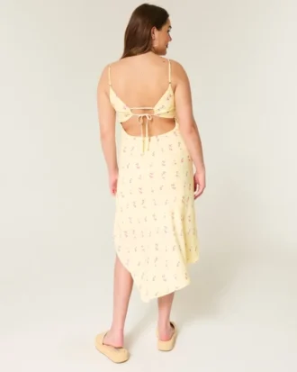 Vestido midi con dobladillo asimétrico