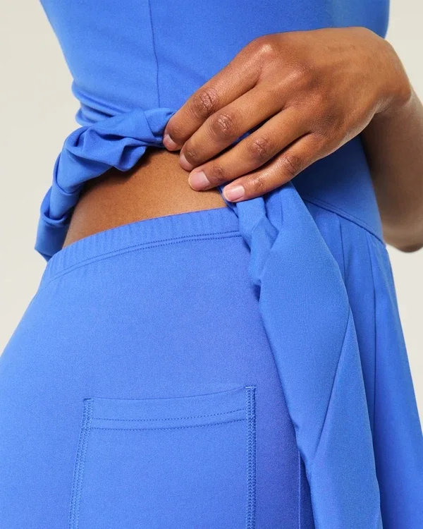 Vestido plisado deportivo Gilly Hicks Vestido plisado deportivo Gilly Hicks