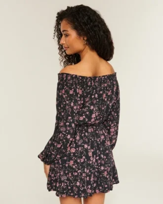 Vestido tejido con hombros al aire